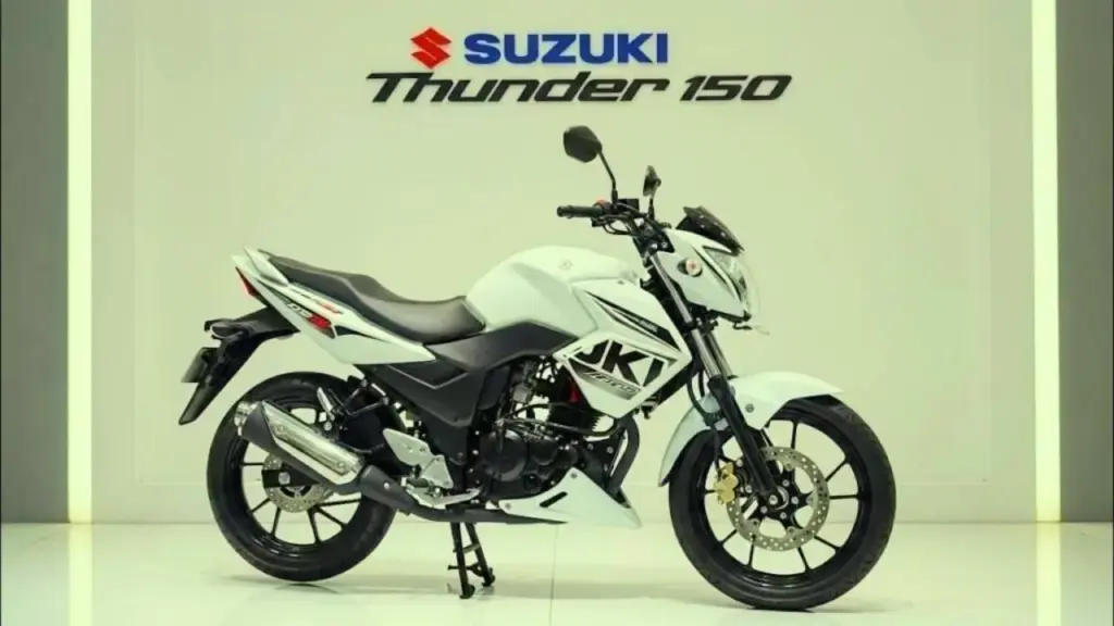 Descubre la Yamaha VMAX 1800 2026: estilo agresivo y rendimiento sin límites