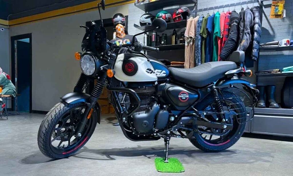 Resalta las características más atractivas: variantes Metro y Retro, potencia y torque.