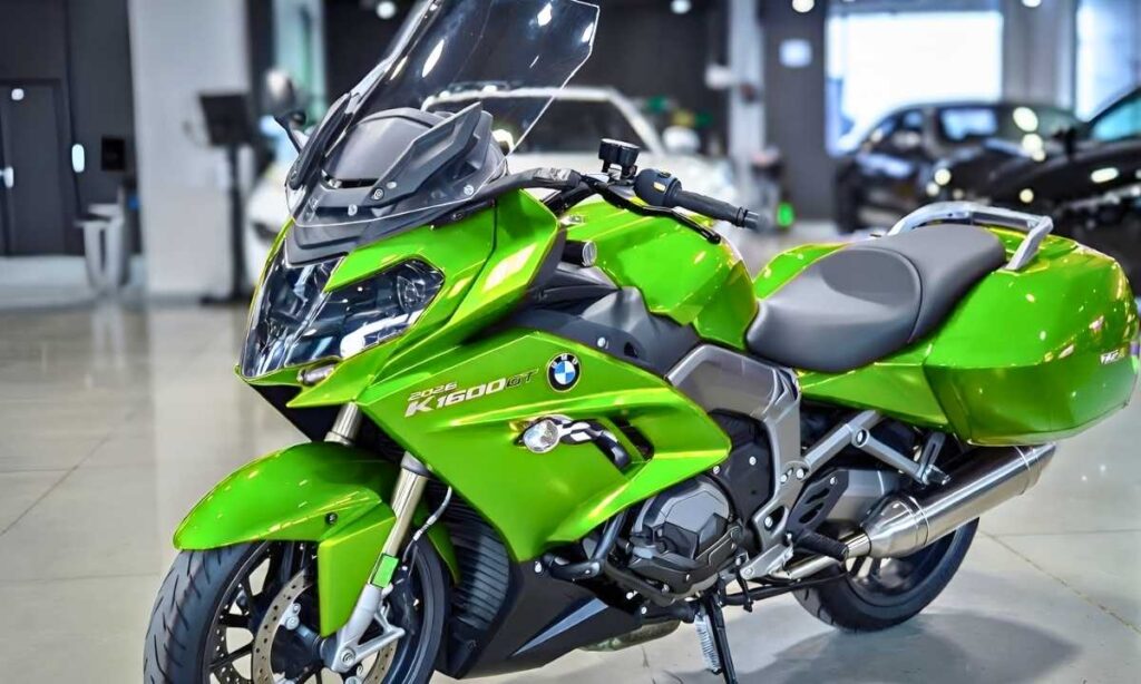 Resalta lo más atractivo: cilindrada potente, innovación tecnológica y diseño de lujo.